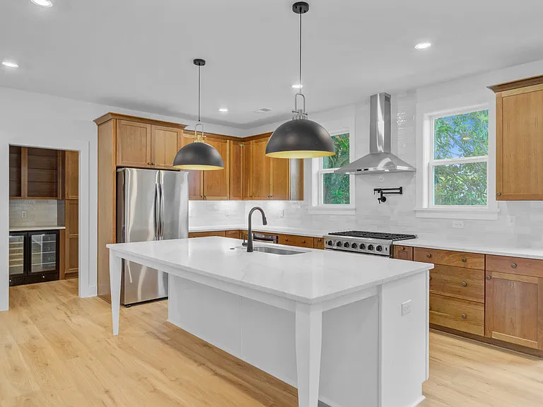 515 Joseph St — Photo 4