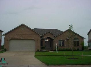 16770 Country Clb, Macomb, MI