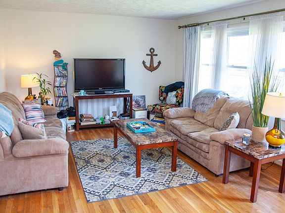 2nd image of 8025 Arrowwood Ct