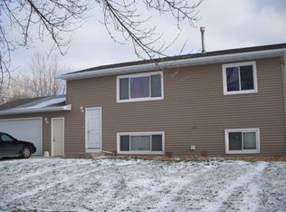 1938 1/2 Haughton Ave, North Mankato, MN 56003