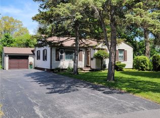 30 Lansing Cir N, Rochester, NY 14624