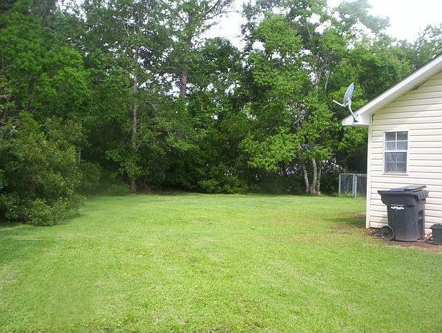 2nd image of 3001 Ridgedale Rd