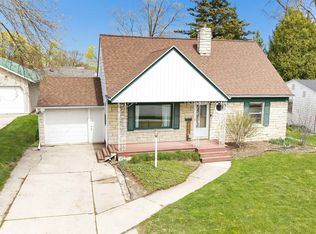 1262 Ridgedale Ct, Green Bay, WI 54304