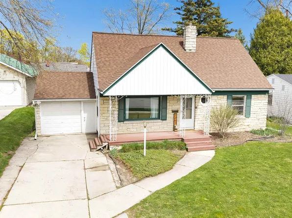 1262 Ridgedale Ct, Green Bay, WI 54304