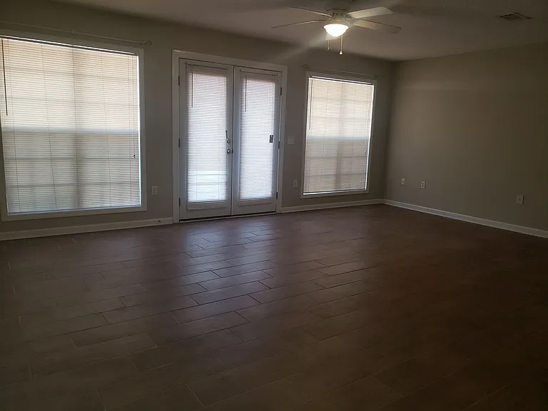 127 S Springview Dr — Photo 4