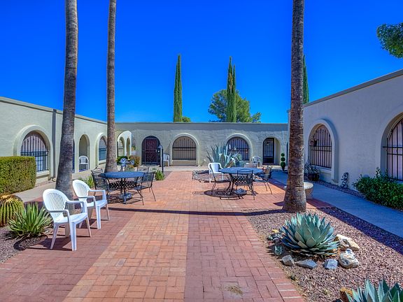2nd image of 222 W Paseo Del Prado