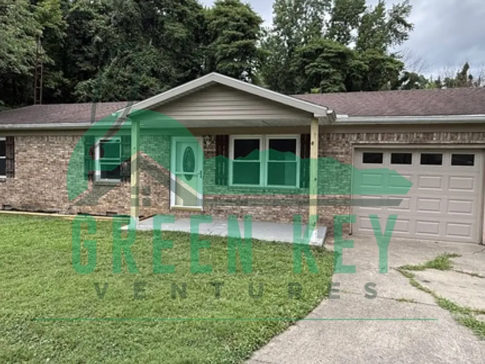 6866 Maple Heights Dr