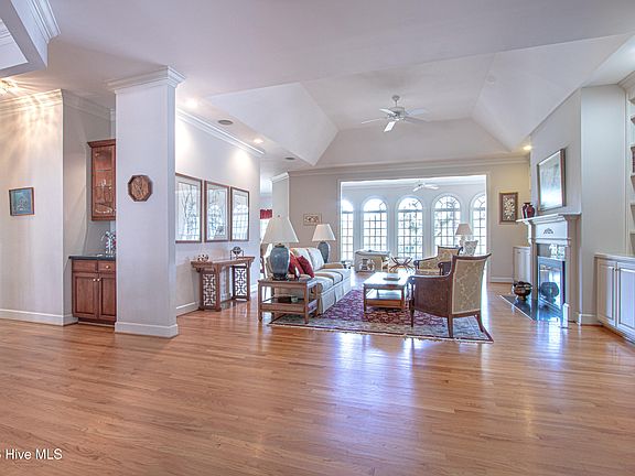 3rd image of 175 Brookhaven Road