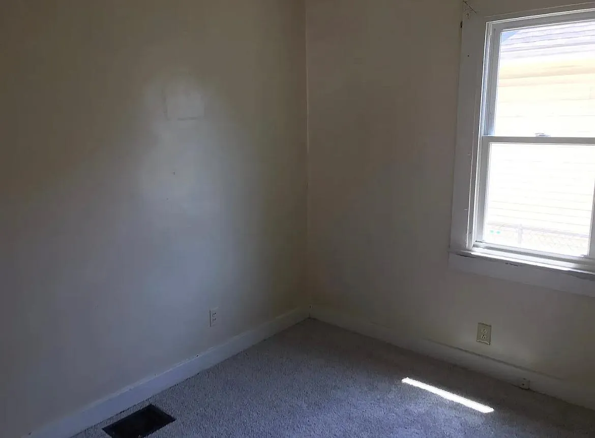 1030 Sale Ave photo 1