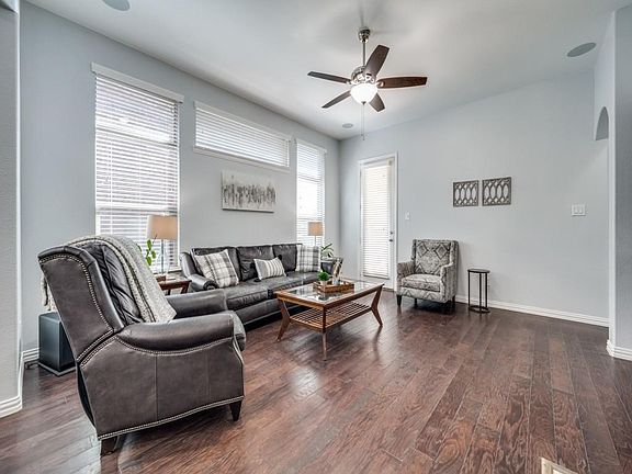 2nd image of 4001 Deer Lake Dr