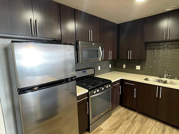 4th image of 7117 Santa Monica Blvd #334