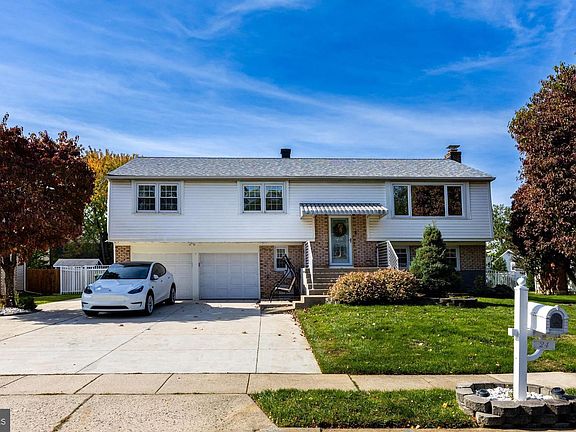 3rd image of 24 Westbury Dr
