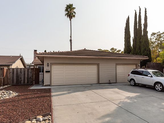 2nd image of 3772/3774 Poinciana Dr