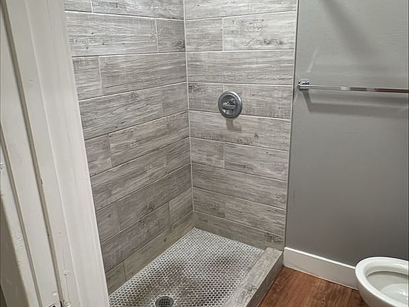 5th image of 925 22nd St