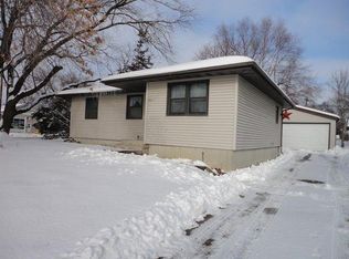 101 16th Ave E, Oskaloosa, IA 52577