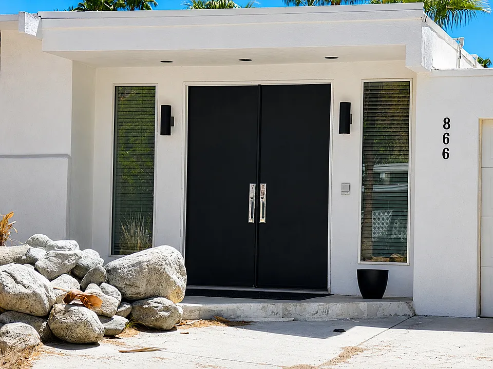866 N Topaz Cir