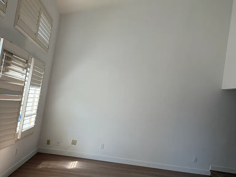 9116 Cornwall Dr — Photo 2
