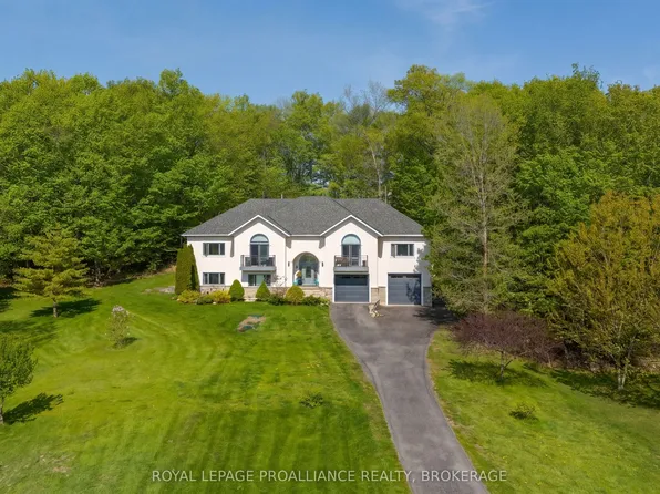27 Collins Dr, South Frontenac, ON K0H 1X0