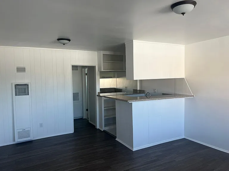 1612 S Gladys Ave #H — Photo 3
