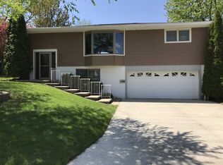 303 Upper Ridge St, Reinbeck, IA 50669