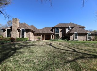 907 Red Oak Creek Dr, Red Oak, TX 75154