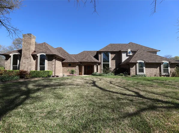 907 Red Oak Creek Dr, Red Oak, TX 75154