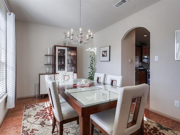 5th image of 1043 Forest Haven Ct