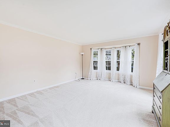 4th image of 3723 Dalebrook Dr