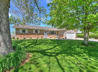 8 Gallagher Ct, Warrensburg, IL 62573