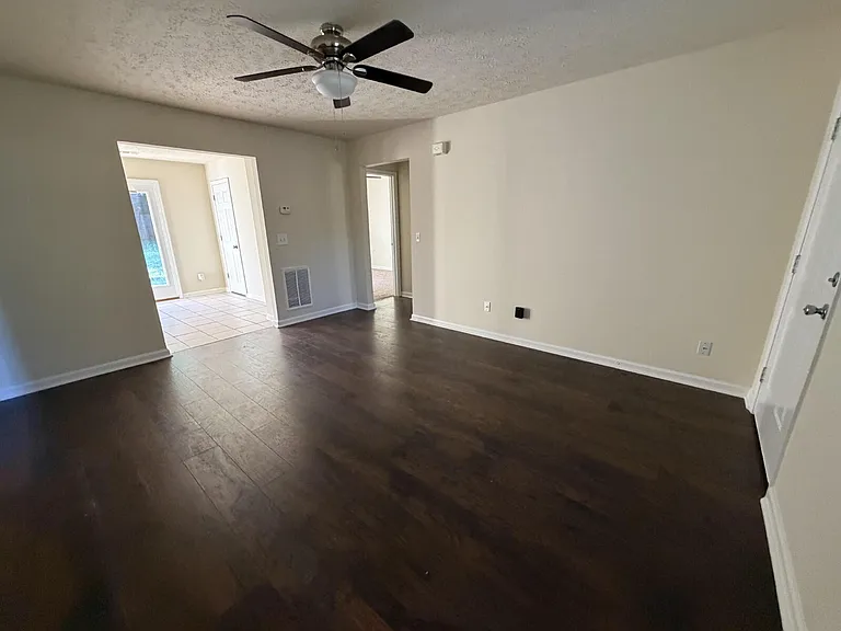 5675 Cottage Ln — Photo 3