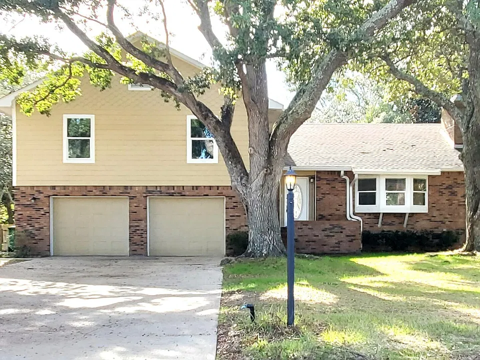 209 Glen Eagles Dr