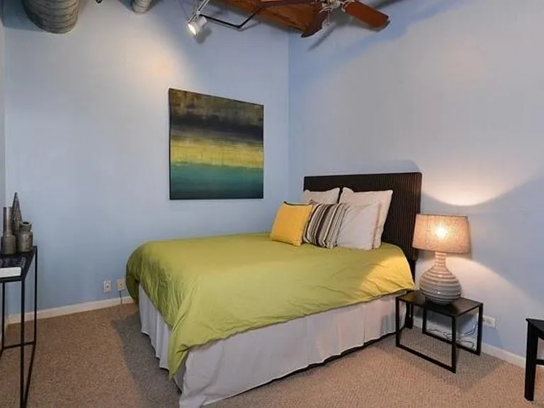 2nd Bedroom (layout w/ bed)