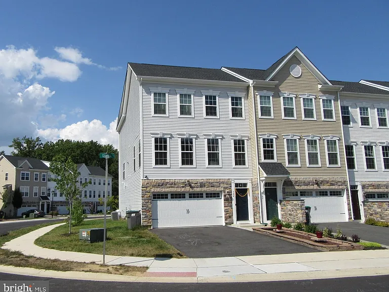 544 Liam Pl — Photo 25