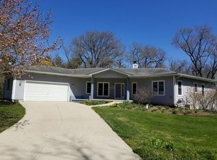 3S020 Williams Rd, Warrenville, IL 60555