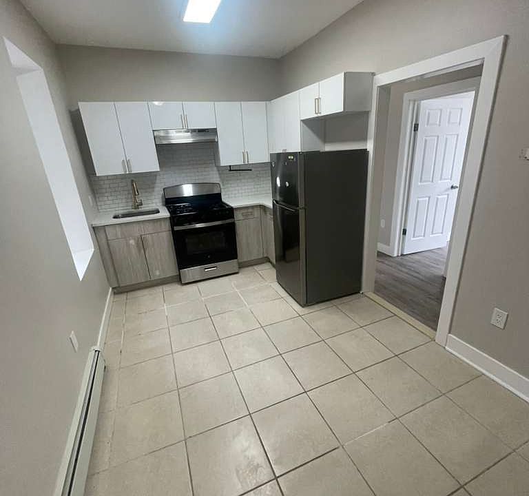 2nd image of 856 S 16th St #B1b