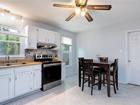 2nd image of 6901 Mason Run Dr
