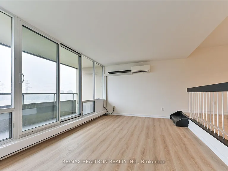 19 Four Winds Dr #602 — Photo 11