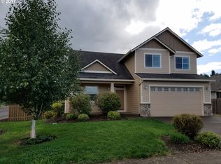 665 E Camellia St, Yamhill, OR