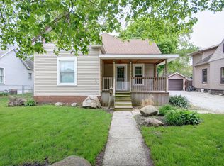 105 S Richman St, Villa Grove, IL 61956