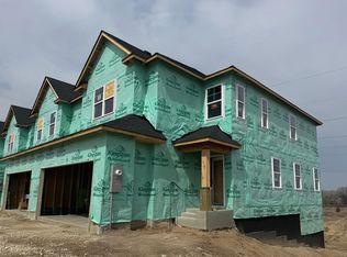 1704 Tyrone Dr, Shakopee, MN 55379