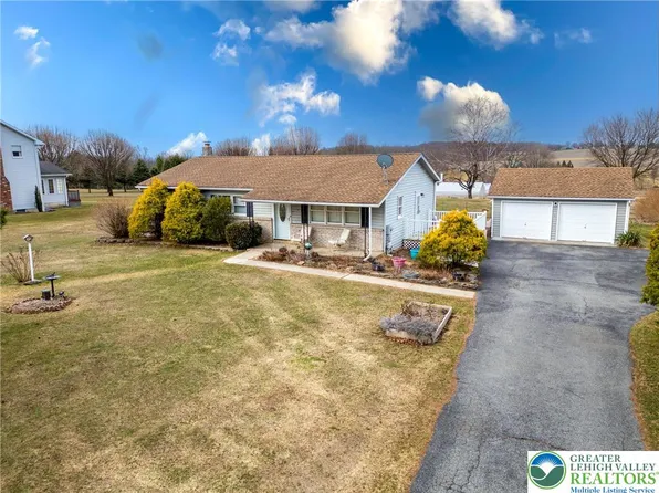 8161 Valley View Rd, Northampton, PA 18067