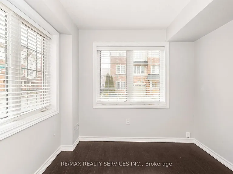 21 Dorchester Ter — Photo 4