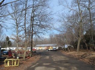 11 Scrub Oaks Rd, Mine Hill, NJ 07803