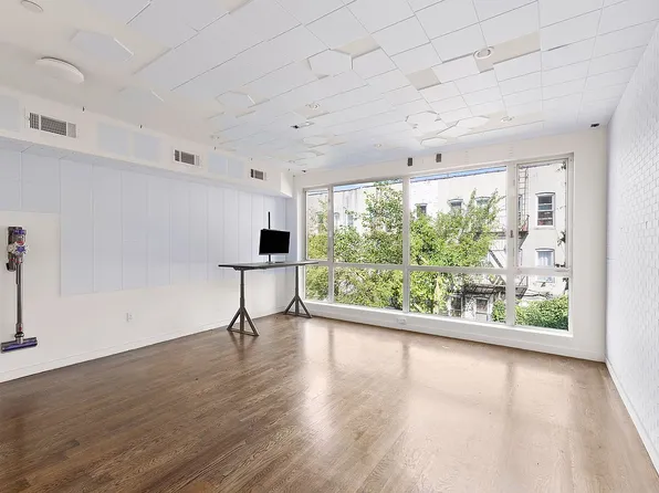 309 Cooper St #3B, Brooklyn, NY 11237