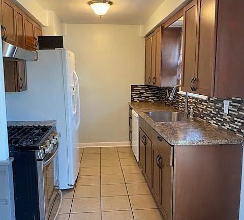 3rd image of 354 E 307th St
