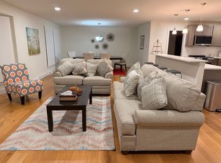 745 Hawthorne Dr, Bloomfield Hills, MI 48304