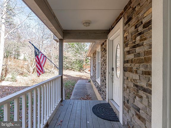 5th image of 116 Elk Ln