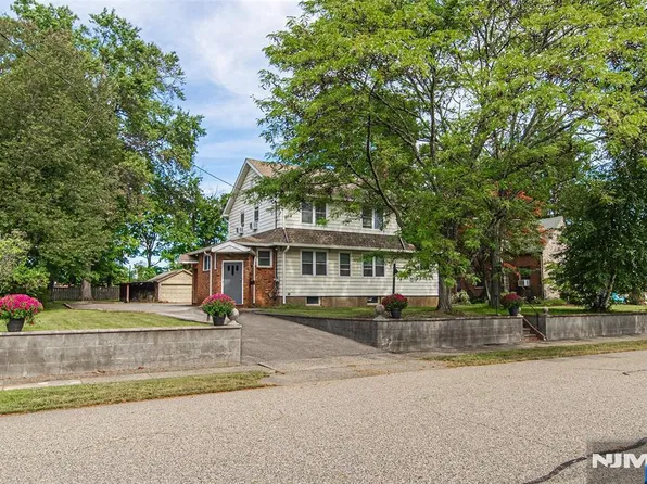 10 Tilley Avenue, Pequannock Township, NJ 07444