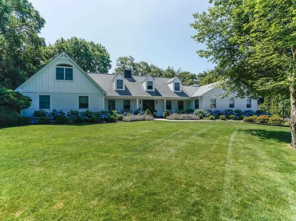 7 Daniel Way, Setauket, NY 11733