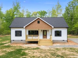 218 Fishermans Point Rd, Roxboro, NC 27574